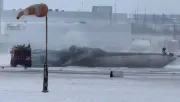 VIDEO: Vuelca avión de Delta Airlines al aterrizar en Toronto, Canadá