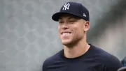 ¡Se enojó el Señor Juez! Aaron Judge mandó a callar a fanáticos con tremendo swing