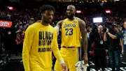 LeBron y Bronny James niegan las acusaciones hechas en una nueva demanda 