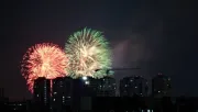 ¡Quedarán prohibidos los fuegos artificiales en CDMX! Proponen cambiarlos por drones con luces 