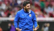 Chivas nombra a José Meléndez como entrenador interino, saldrá al banquillo ante Pumas