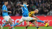 Napoli rescata empate ante Inter de Milán y deja la Serie A al rojo vivo