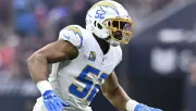 ¡Se queda! Los Chargers retienen a Khalil Mack con una extensión de contrato