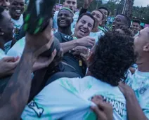 Aficionados de Atlético Nacional dedican emotivo cántico a Efraín Juárez previo a la Final