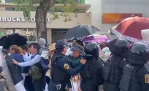 Bloqueos transportistas CDMX: Megamarcha acaba en pelea entre manifestantes y policías