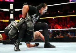 Sting rinde a Seth Rollins