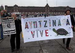 Mujeres protestan por la desaparición de los normalistas