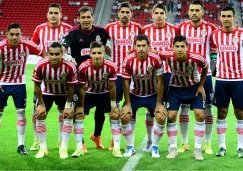 Jugadores de Chivas posan previo a un duelo de Copa