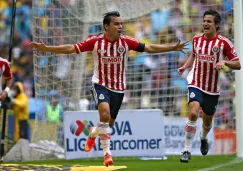 Bravo festeja uno de sus goles en el Clásico