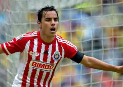 Omar Bravo festeja su segundo gol frente a las Águilas