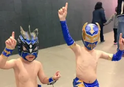 Niños se disfrazan de Sin Cara y Kalisto