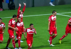 Los futbolistas de Toluca celebran un gol