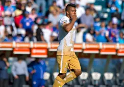 Cortés celebra un gol con la tribuna 