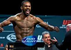 Jon Jones en un pesaje para UFC 182