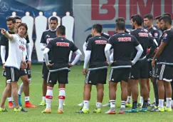 Almeyda, en entrenamiento con Chivas