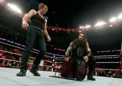 Roman Reigns y Dean Ambrose después del combate