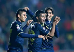 Los jugadores de Morelia festejan un gol