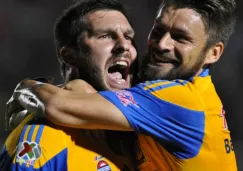 Gignac y Sobis, celebrando la anotación del francés