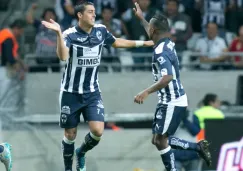 Funes Mori festejando con Pabón su anotación contra América 