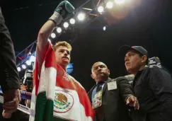 Canelo festeja una victoria