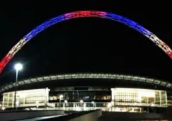 Estadio de Wembley con los colores de Francia