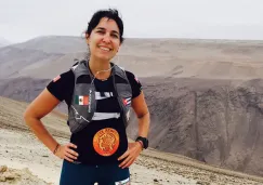 Nahila Hernández, posando en el desierto