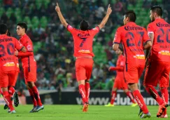 Pablo Velázquez, festeja un gol con Morelia