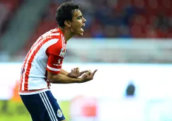 Omar Bravo se lamenta en el partido contra Santos