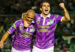 Armenteros y Rodríguez celebran un gol