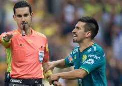 César Ramos pita penalti a favor de América