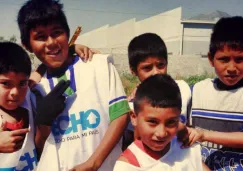 Niños de Xochilimco practicando el deporte 