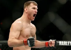 Stipe Miocic festeja después del triunfo