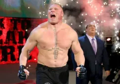 Brock Lesnar hace su entrada al ring en Hell in a Cell