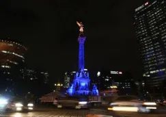 Vista del Monumento a la Independencia durante la noche