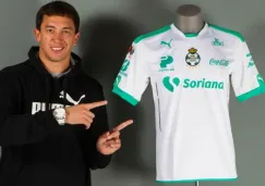 Marchesín presume la playera de Santos