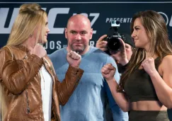 Holly Holm y Miesha Tate durante el careo del UFC 197