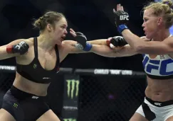 Rousey lanza un golpe contra Holm