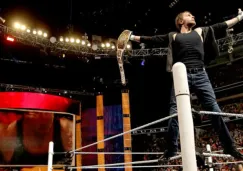 Dean Ambrose hace su entrada a Royal Rumble