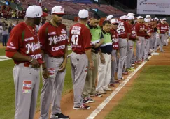 Los jugadores de Venados durante su debut