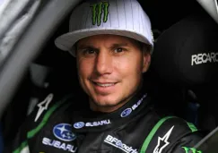 Dave Mirra dentro de un automóvil