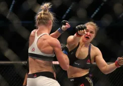 Ronda Rousey durante su pelea contra Holly Holm