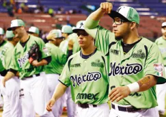 Integrantes del conjunto mexicano celebran tras el triunfo