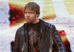 Dean Ambrose hace su entrada al ring