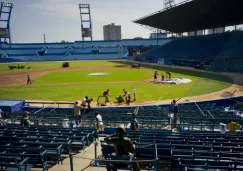 El estadio Latinoamericano durante los preparativos para el partido