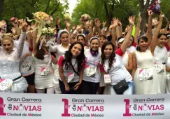 Novias antes del inicio de la primer Carrera de Novias en la CDMX 