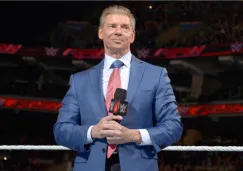 Vince McMahon durante el anuncio en Raw