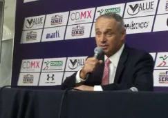 Rob Manfred en conferencia de prensa