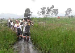 Corredores durante la Gladiator Race