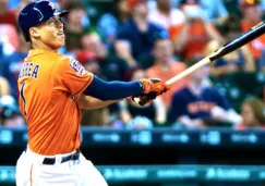 Correa conecta un batazo con los Astros