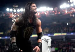 Roman Reigns festeja triunfo en FastLane